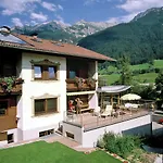 Konukevi Tina 3*