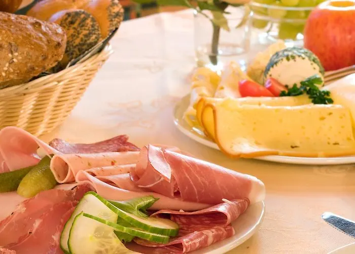 招待所 蒂娜旅馆 3*