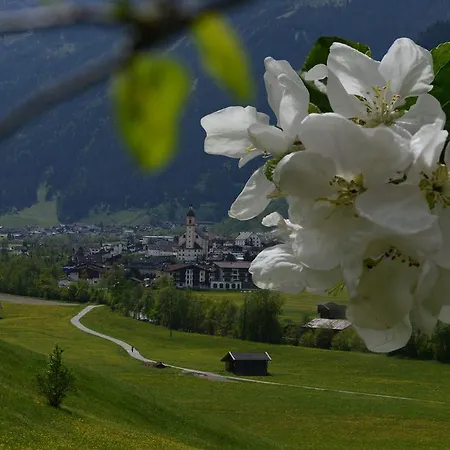Vendégház Tina Neustift im Stubaital